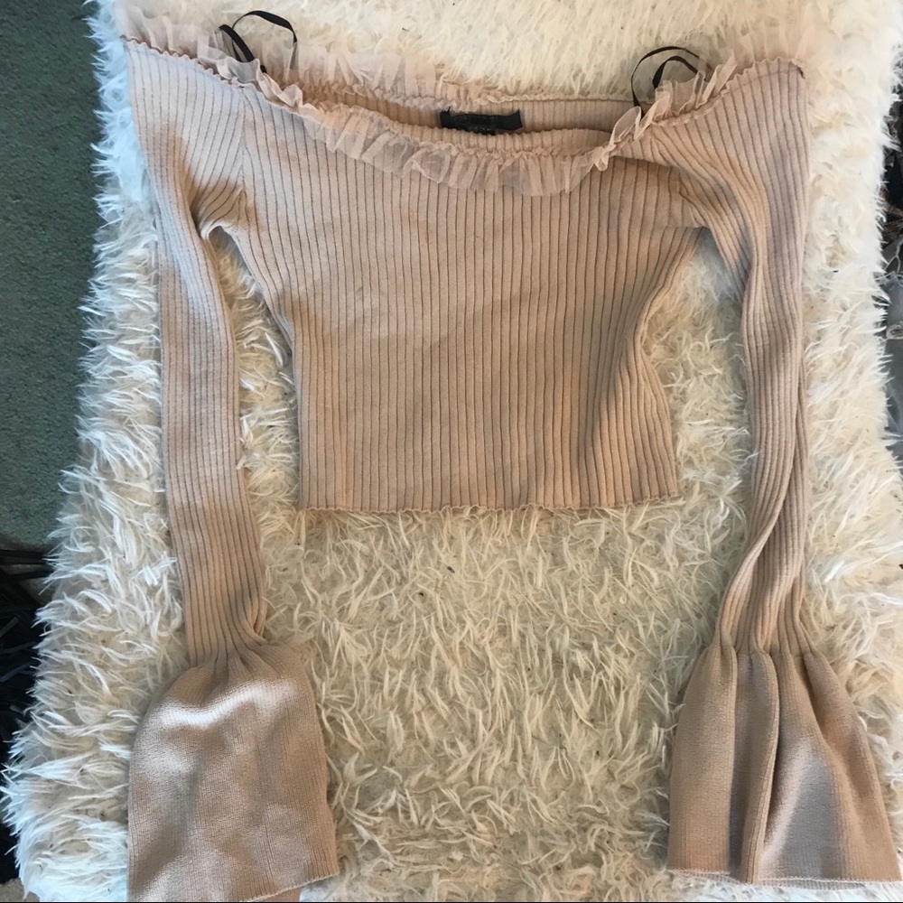 Balletcore Y2K Cropped bell sleeve top ✨